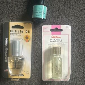 Bundle Cuticle Oil Vitamin E $48Value